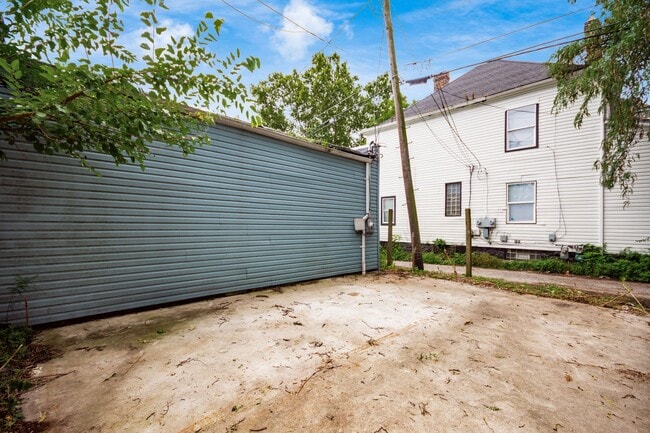 Building Photo - 865 Old Leonard Ave