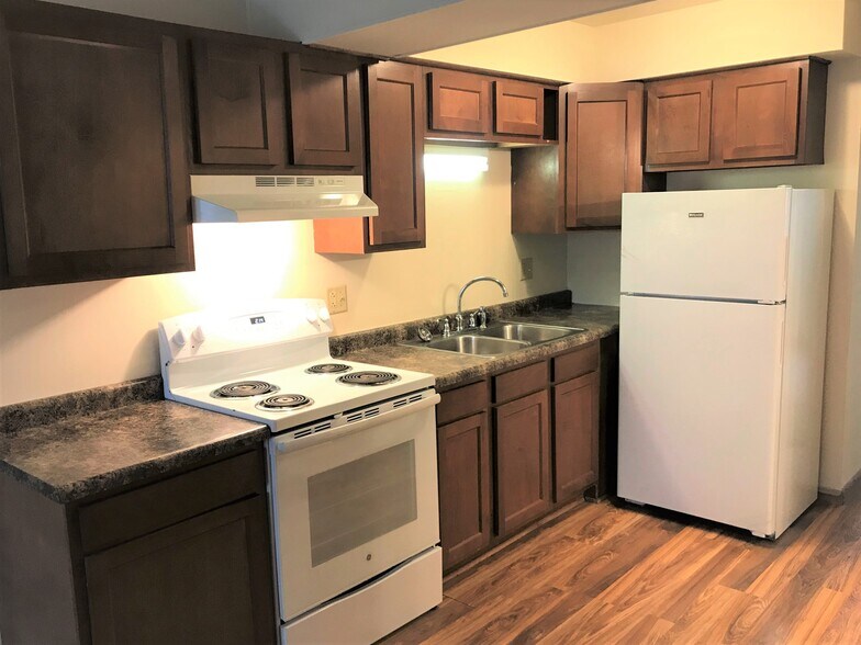 Building Photo - 600 Femrite Dr