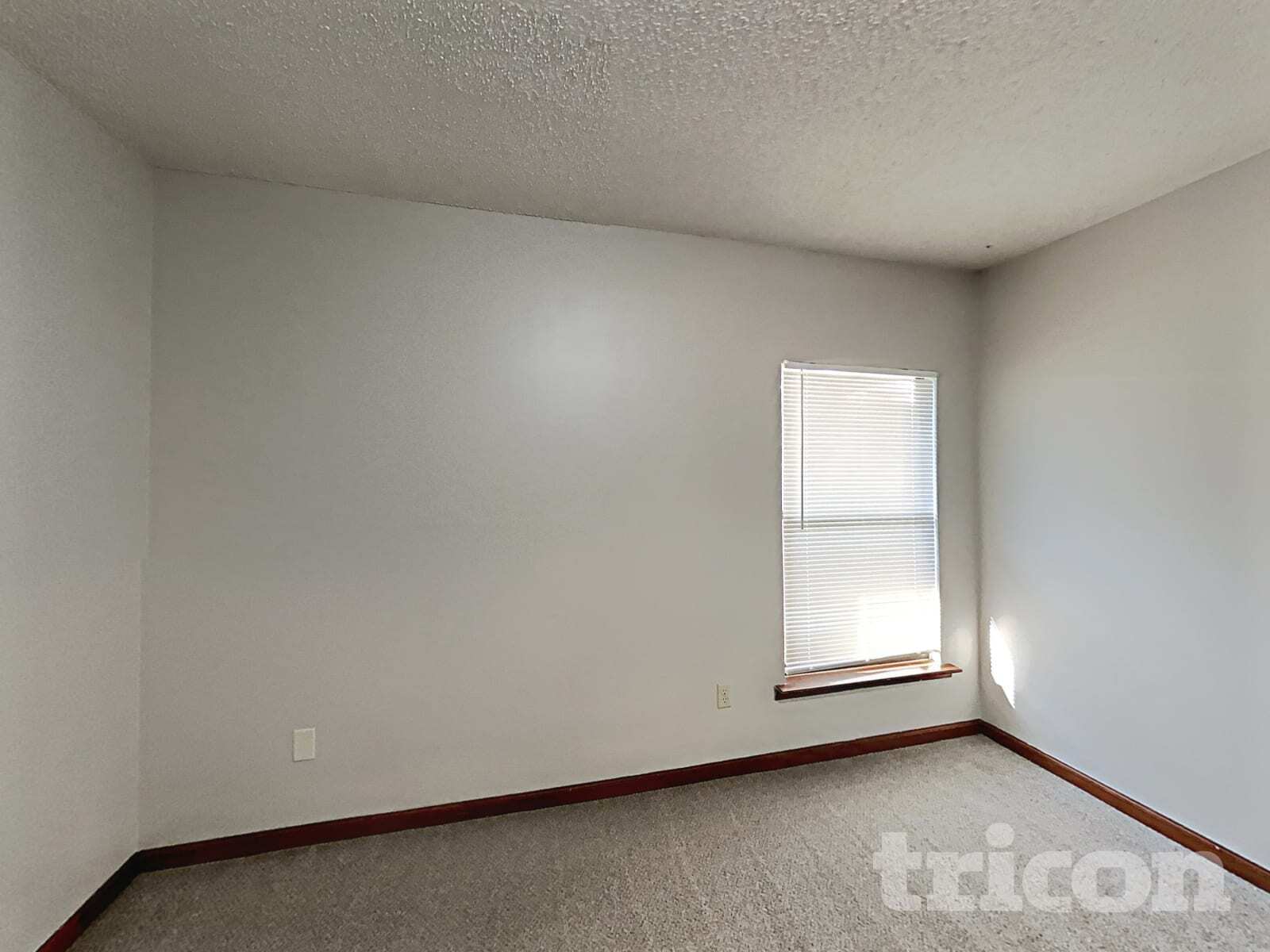 Building Photo - 4750 Deerfoot Ct