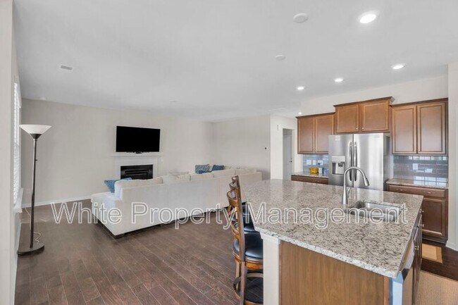 Building Photo - 15007 Arlington House Dr