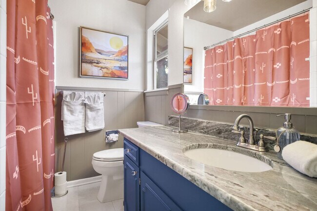 Building Photo - 5410 King Richard St