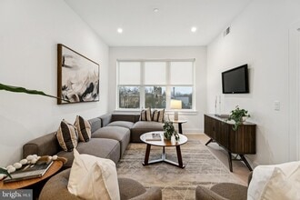 Building Photo - 30 W Allens Ln