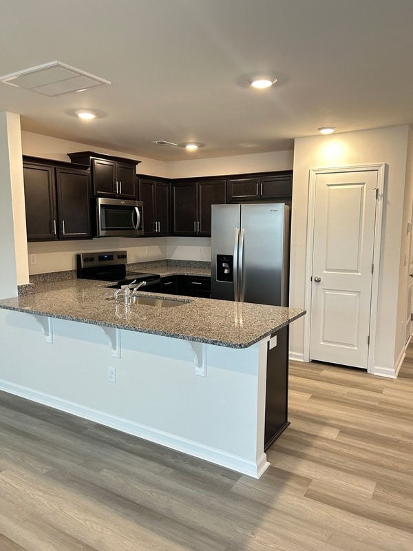 Building Photo - 810 Embark Cir