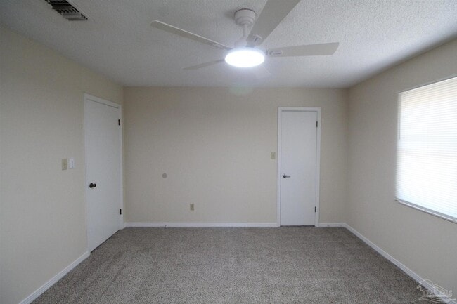 Building Photo - 9618 Sandpiper St