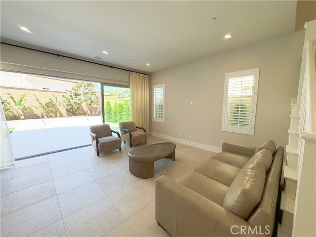 Building Photo - 115 Mossvine