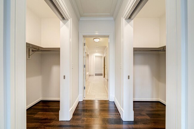 Building Photo - 6900 Fleetwood Rd