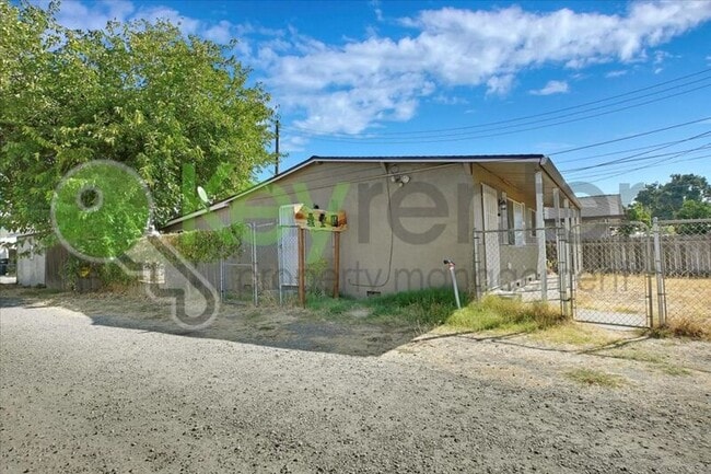 Building Photo - 1127 Rood Ave