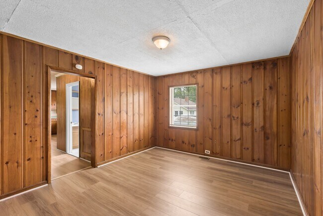 Building Photo - Freshly Updated 3BR Home in Opelika – Clean, Bright, Move-In Ready