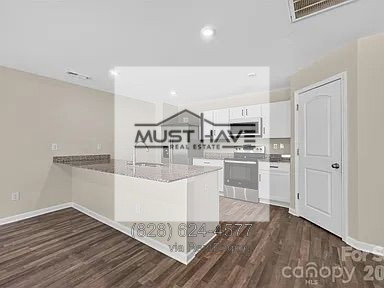 Building Photo - 1475 Cannan Mountain Dr