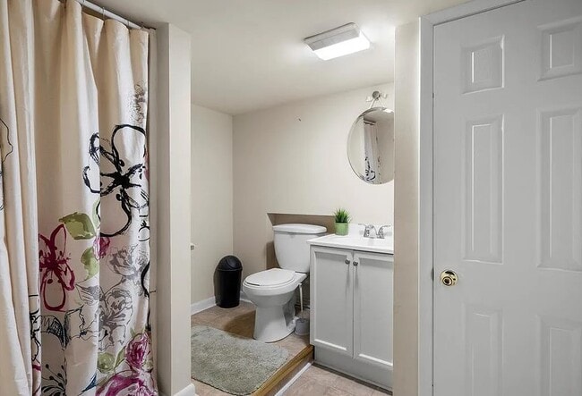 Building Photo - 2754 Northampton Dr