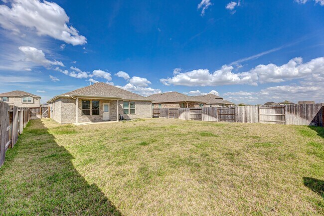 Building Photo - 21119 Sherrell Bay Dr