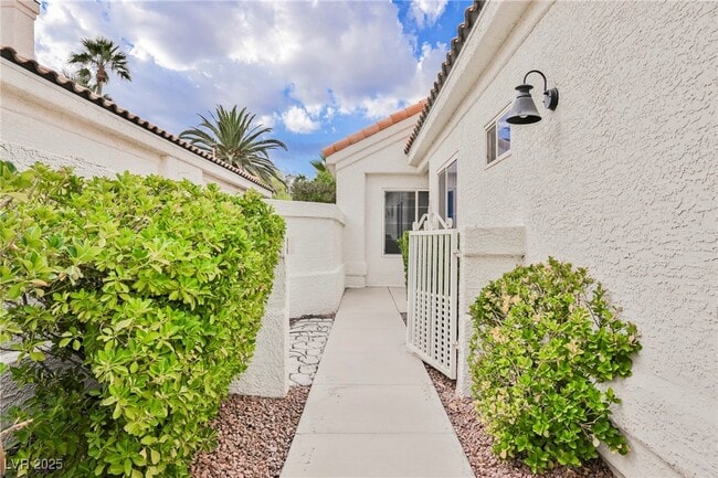 Building Photo - 7829 Ben Hogan Dr