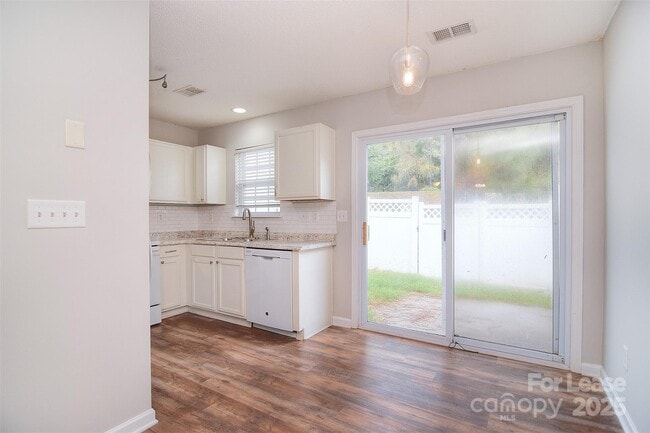 Building Photo - 158 Portestown Way