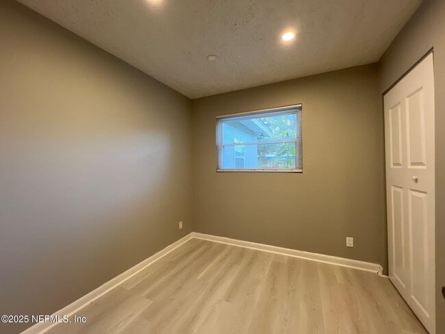 Building Photo - 9028 Castle Blvd