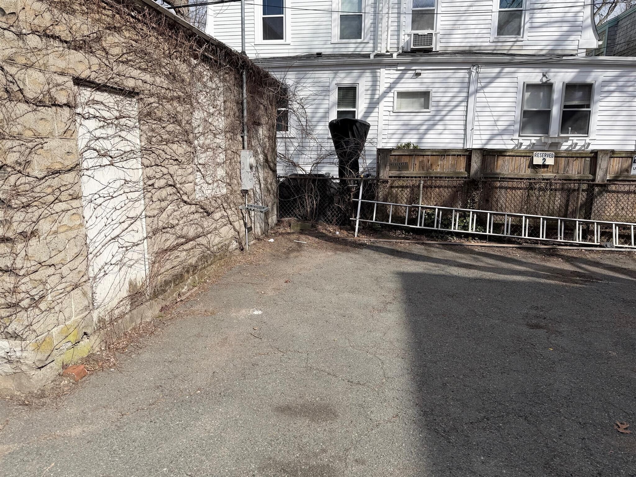 Building Photo - 104 Trowbridge St