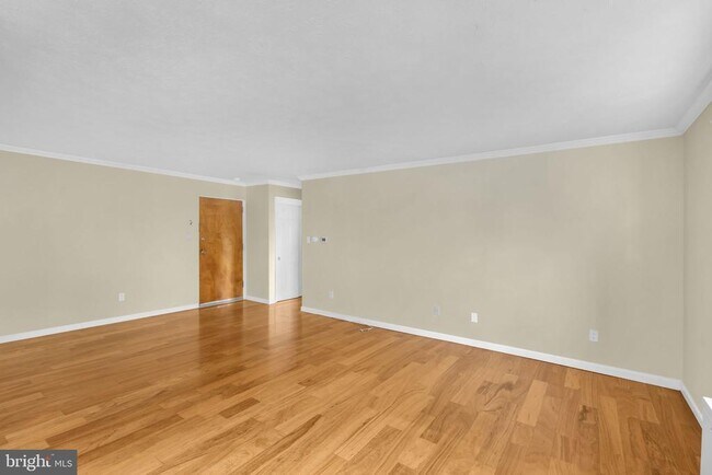 Building Photo - 5111 8th Rd S