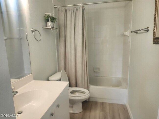 Building Photo - 640 Lalique Cir