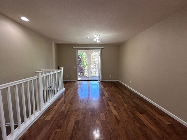 Building Photo - 3/3 Tri Level Berryessa Beauty is ready for YOU!