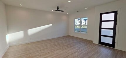 Building Photo - 8914 Lowell St