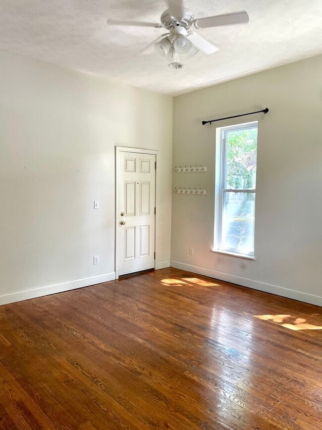 Building Photo - 808 S Washington St