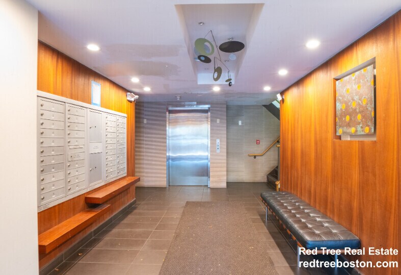 Building Photo - 345 Franklin St