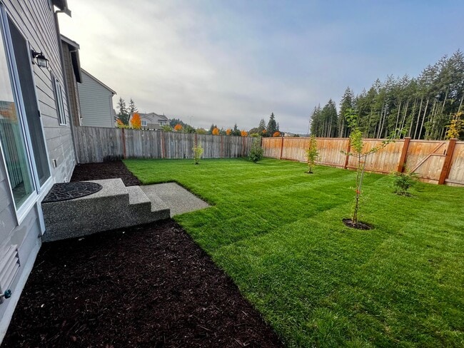 Building Photo - Lacey, 4 bedroom, 2.5 bath home.