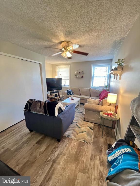 Building Photo - 125 Maple St