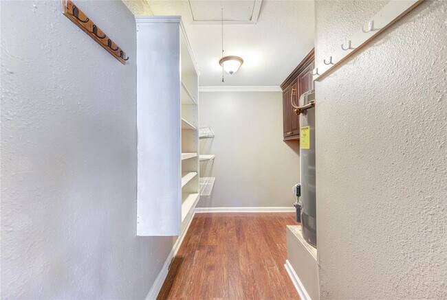 Building Photo - 4705 Dogwood Dr