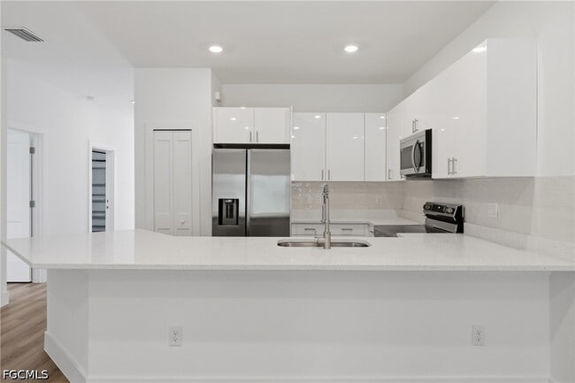 Building Photo - 4708 27th St SW