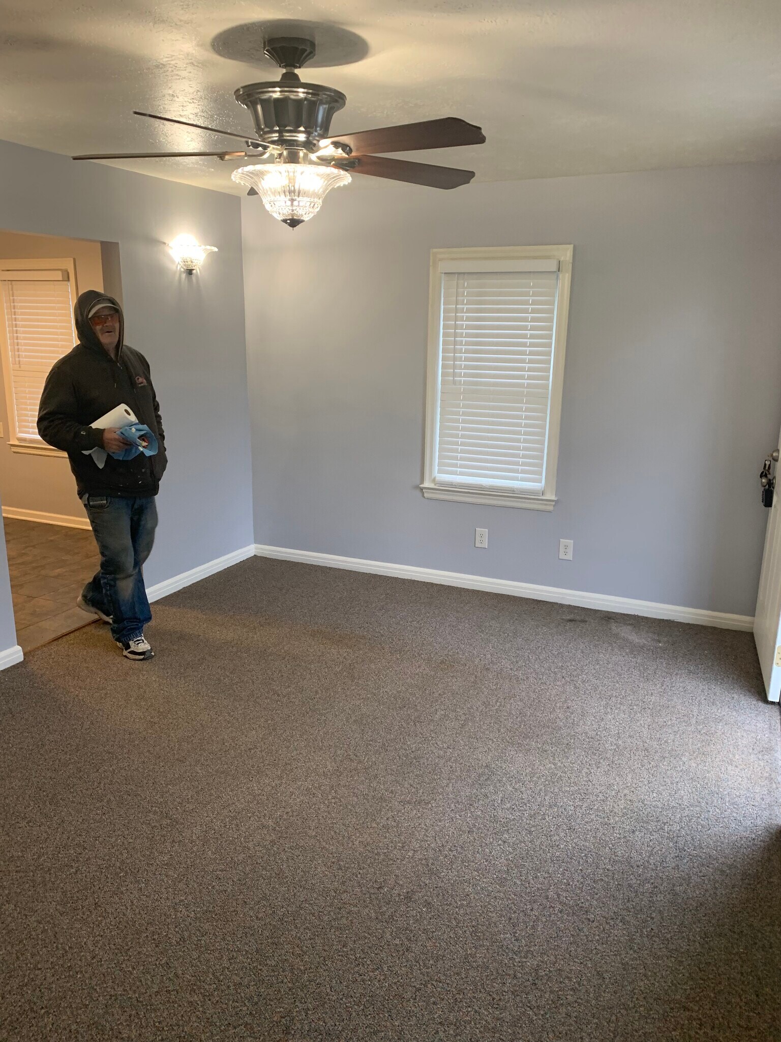 Building Photo - 1556 Thames Dr