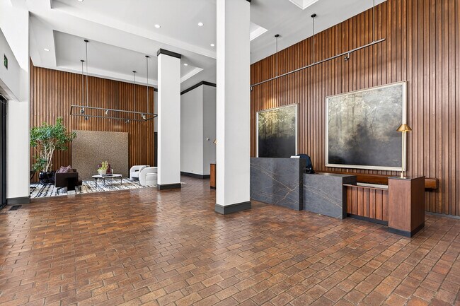 Building Photo - 2575 Peachtree Rd NE