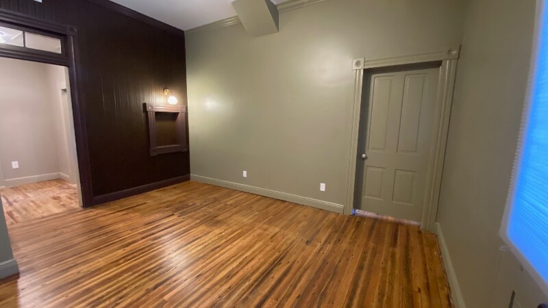 Building Photo - 208 S Trammell St