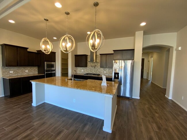 Building Photo - 4 Bedroom Single Story Home Available Near...