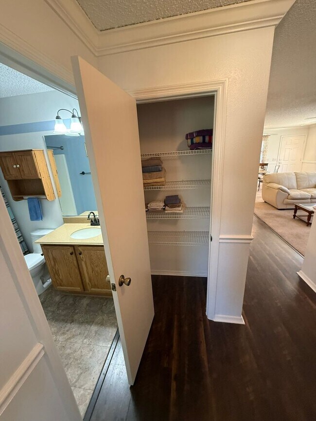 Building Photo - Delightful Turnkey Furnished, 2 bed, 2 Bath Patio Villa available for ANNUAL LEASE