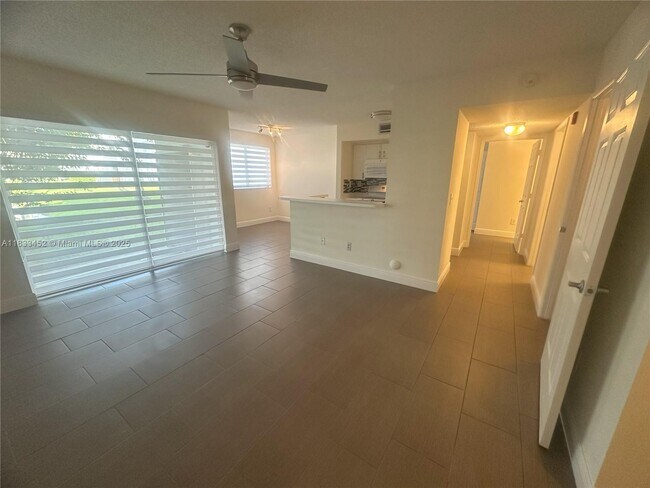Building Photo - 2640 S University Dr
