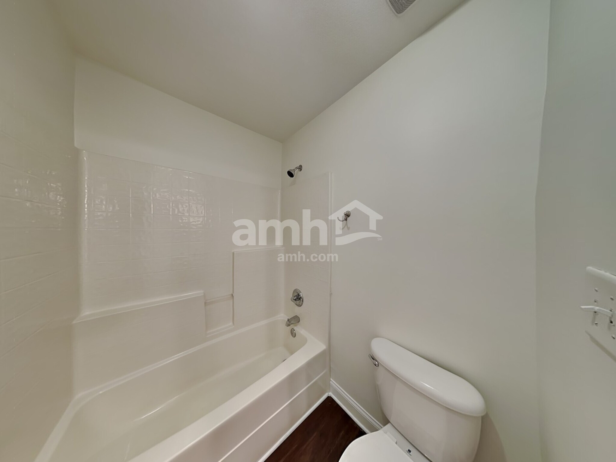 Building Photo - 1684 Woods Ln