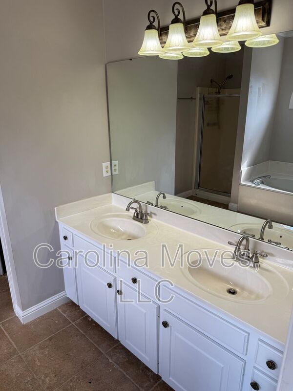 Building Photo - 204 Brushy Meadows Dr