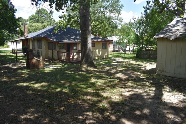 Building Photo - 326 Milledge Rd