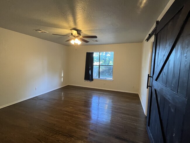 Building Photo - 1313 Brookhaven Dr
