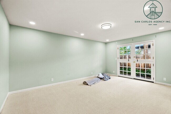 Building Photo - Spacious Three Bedroom Home in Country Club Area of Pebble Beach