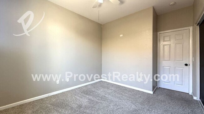 Building Photo - 9115 Honeysuckle Ave