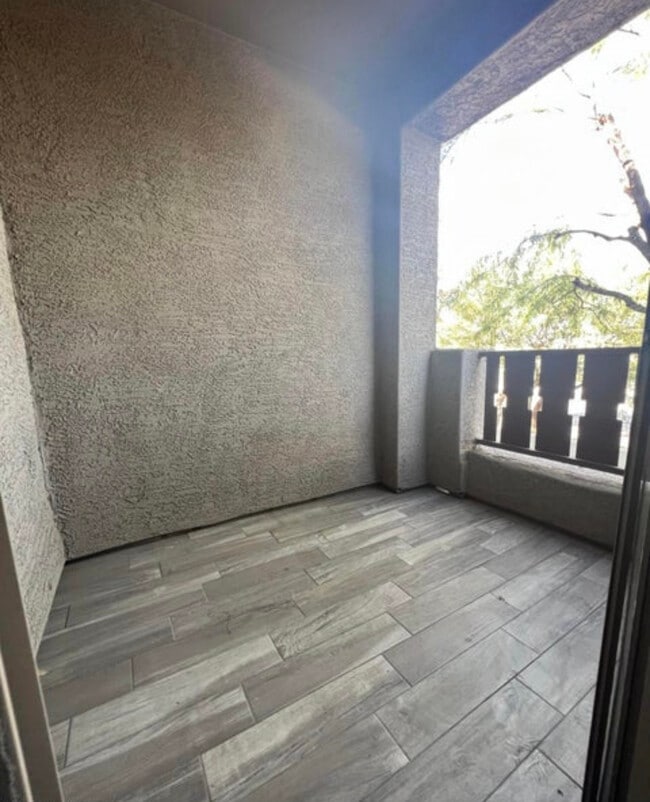 Building Photo - 2401 E Rio Salado Pky