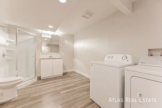 Building Photo - 3150 N Harlan St