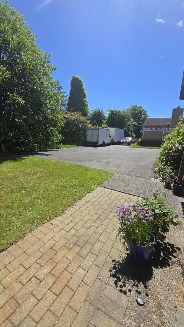 Building Photo - Cozy 1-Bedroom Rental Near Alderwood Mall ...