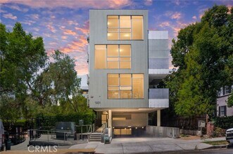 Building Photo - 1351 Havenhurst Dr