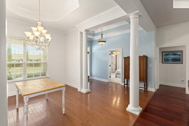 Building Photo - 2899 Chanterelle Cove