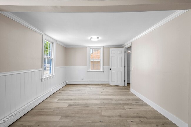 Building Photo - Beautifully Renovated 4-Bedroom Home in Ea...
