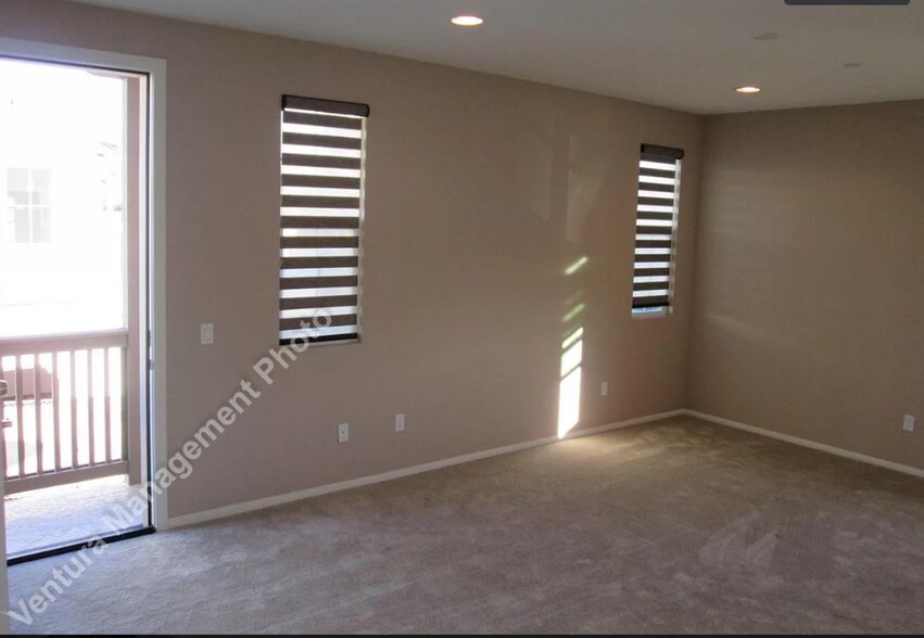 Building Photo - 523 Pioneer St