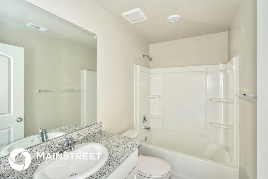 Building Photo - 3223 Begonia Bend