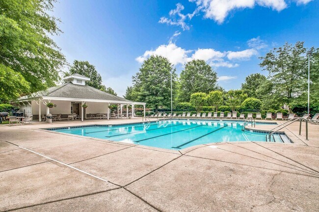 Building Photo - 4 bed, 2.5 Bath Home w/ 2 Car Garage in Franklin Green